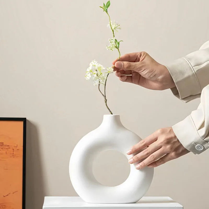 Flat Minimalist Simple Vase Donut Shape Single Flower Pot Home Wedding Decoratio Hollow Ornaments Circle Flower Arrangement Vase